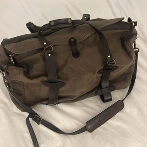 Brand New Filson Duffle Bag in Army Green